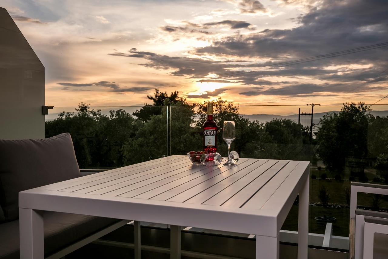 Pachis Escape Suites Dış mekan fotoğraf