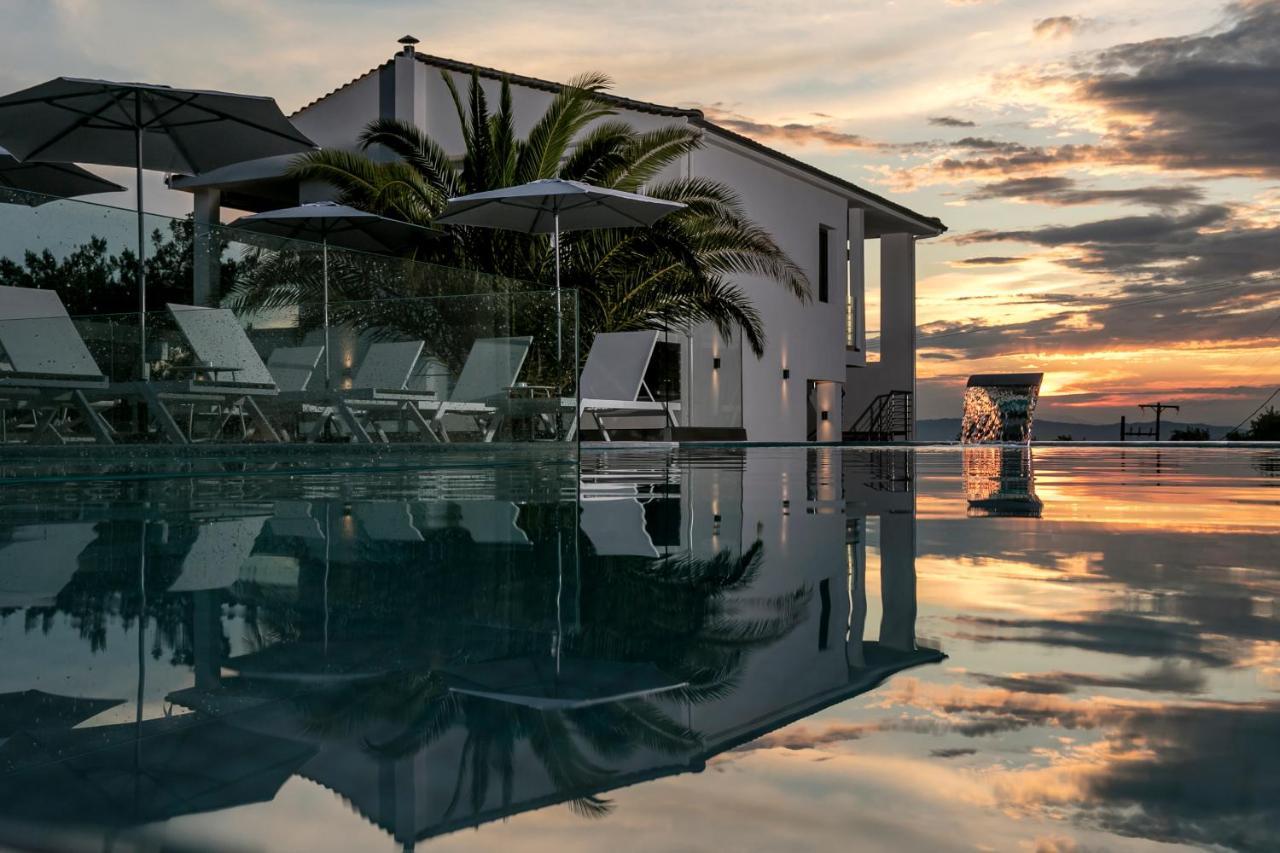 Pachis Escape Suites Dış mekan fotoğraf
