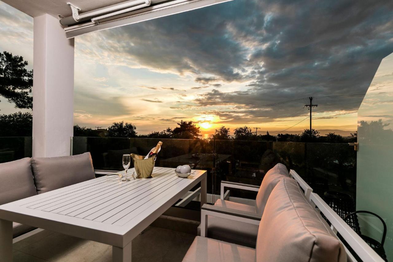 Pachis Escape Suites Dış mekan fotoğraf