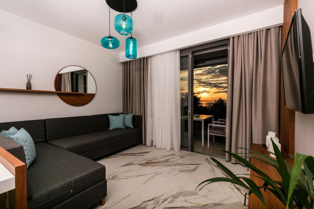 Pachis Escape Suites Dış mekan fotoğraf